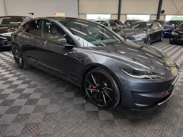 Tesla Model 3 Performance Scandi Bil